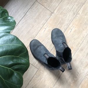 Blundstone Chelsea boots